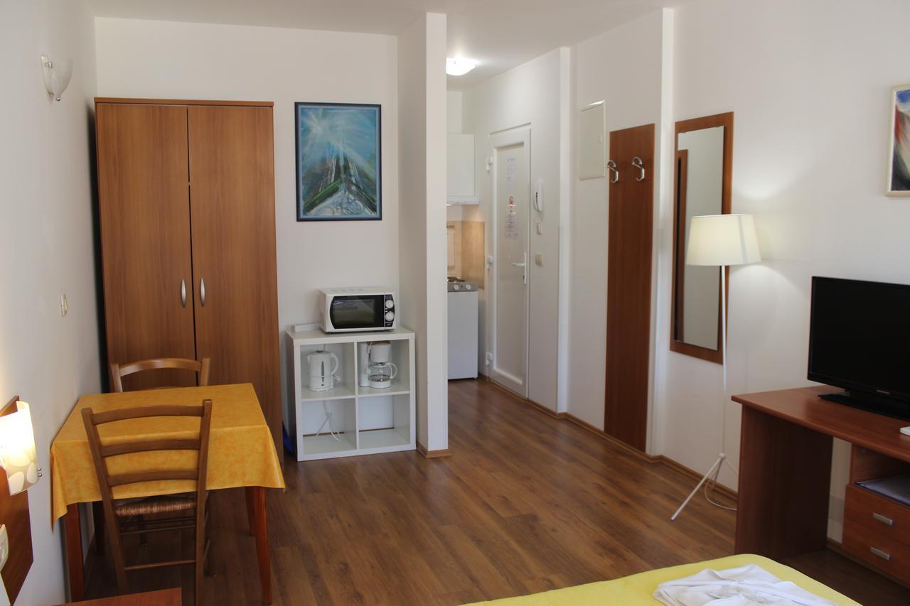 Apartments And Rooms Liburnija Opatija Exterior foto